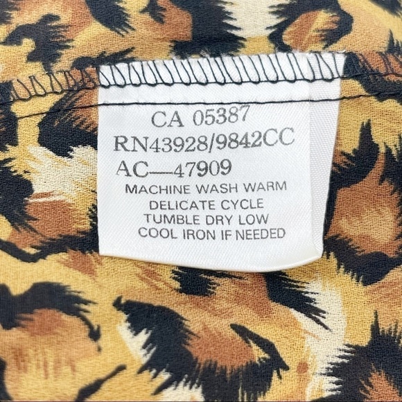 Vintage ANNE KLEIN 80s Animal Print Cheetah Button Up Blouse Shoulder Pads Sz 4 - Picture 6 of 7